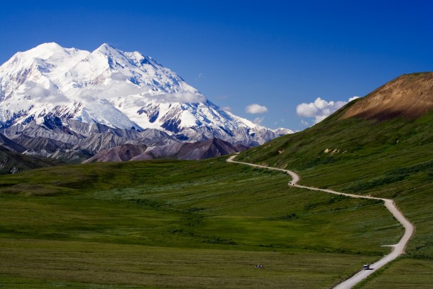 Mountain road to Mt McKinley 