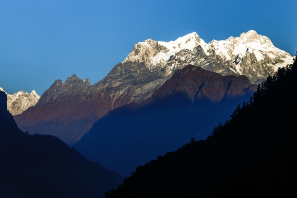 Mountain views and Blue hues in Nepal 