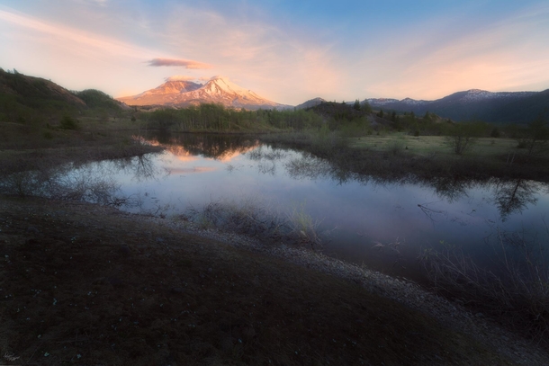 Mt St Helens Washington during sunset 