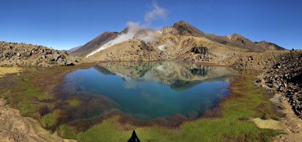 Mt Tongariro volcanic lake 