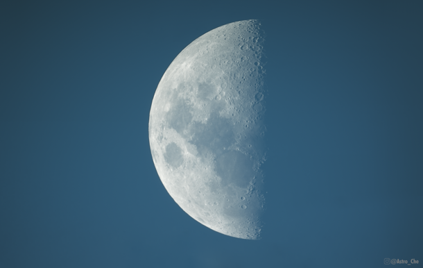 My first ever image of the daytime moon