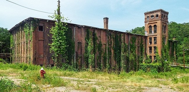 My girlfriend lives in South Carolina There are hundreds of abandoned textile mills where Americans had decent jobs for many decades