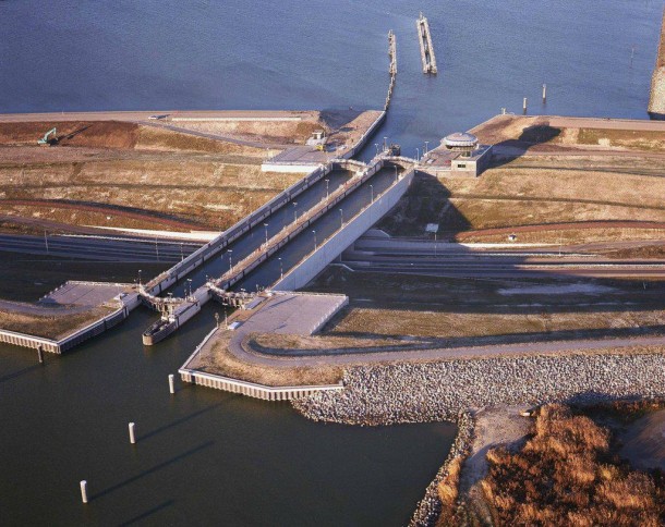 Naviduct Lock Complex The Netherlands The only aqueduct in the world with a lock in it 