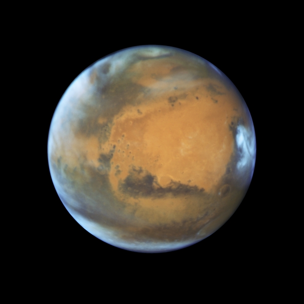 New Hubble portrait of Mars 