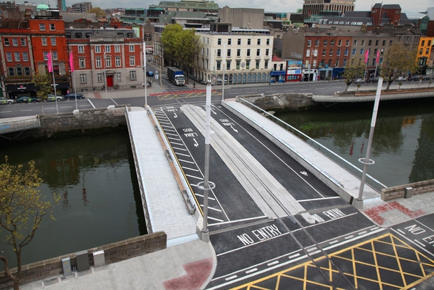 New public transit bridge across River Liffey Dublin 