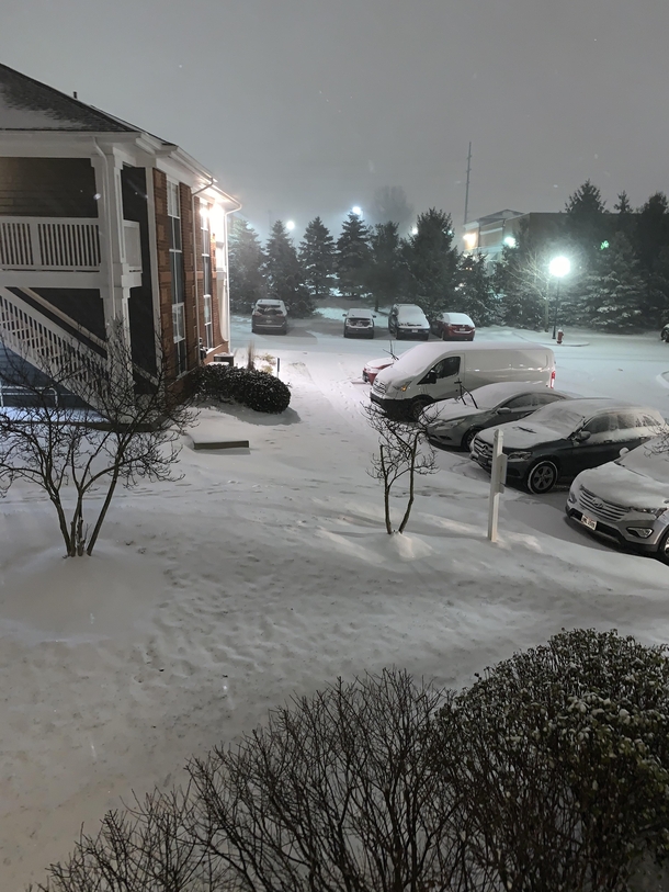 nighttime snow in columbus OH 
