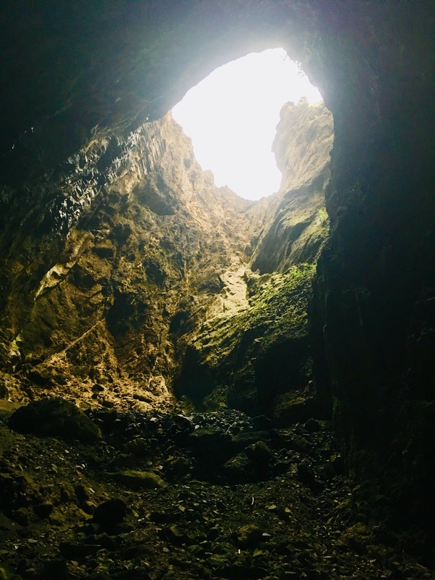 OC view from inside the caves of Mercer Bay NZ 