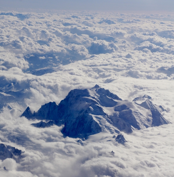 OC x Mont Blanc taken en route from Milan to London