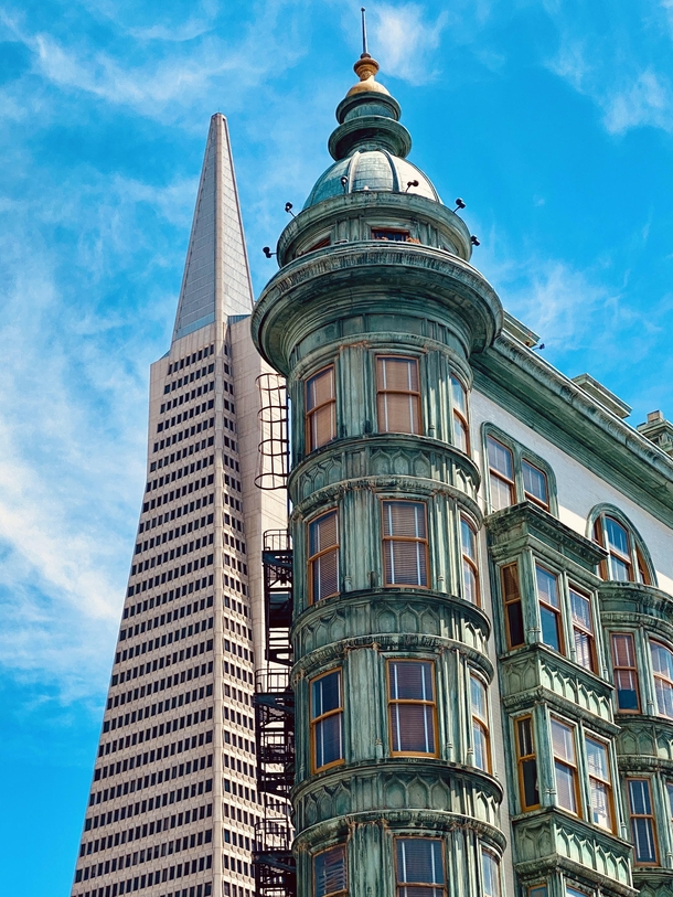 Old and the older - Columbus tower with the Transamerica Pyramid