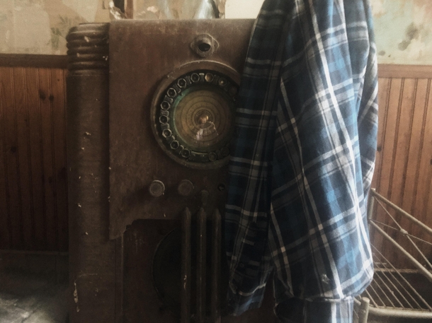 Old Radio found in abandoned house in Forestville NY I uh let myself in to take pictures for my photography class I knew the owners when i was young it was a tattoo shop The house is haunted you can find it on an episode of Haunted Collector