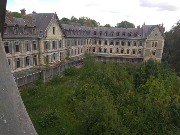 One of the two abandoned sanatoriums near my house France OC