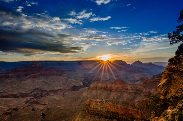 Ooh-Aah point sunrise in the Grand Canyon 