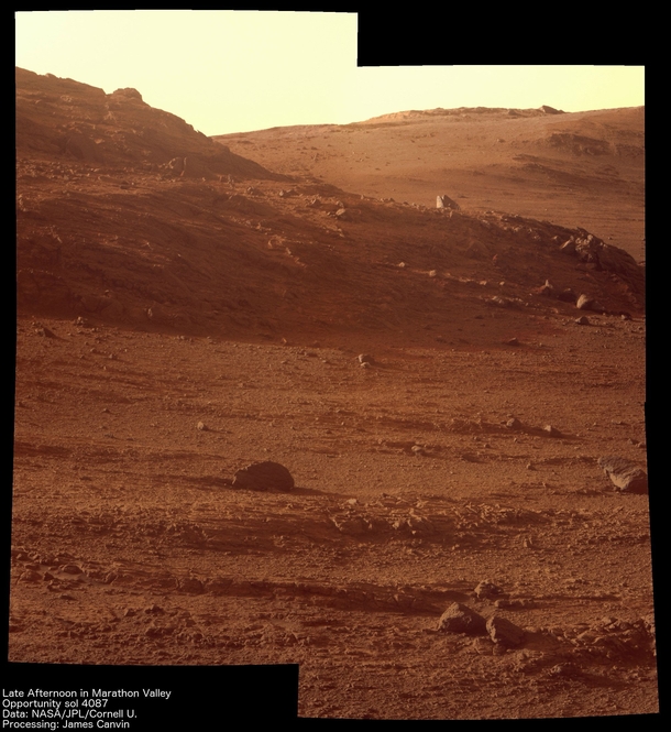 Opportunity Rover photographs a beautiful day on Mars 