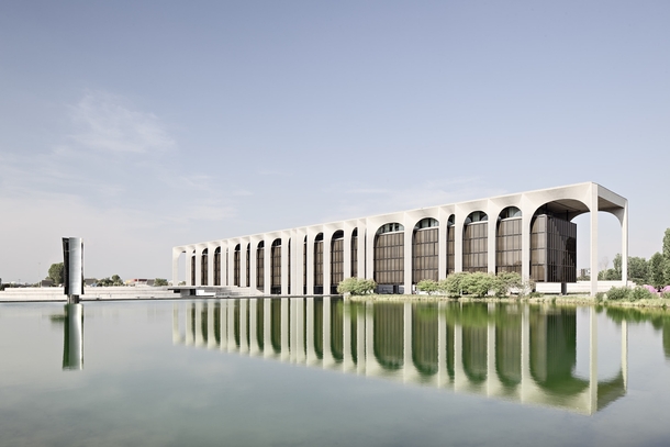 Oscar Niemeyer - Mondadori Headquarters