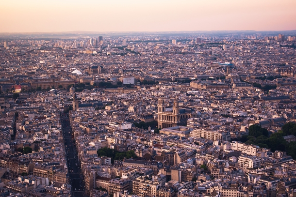 Parisian urban sprawl Photo credit to Chris Unger