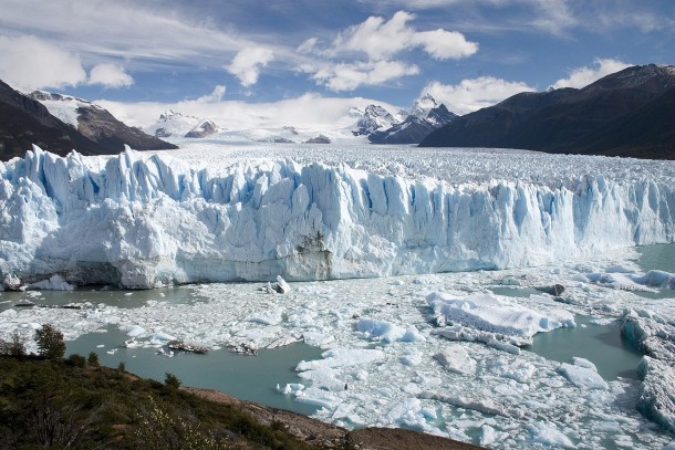 Perito Moreno Glacier Patagonia Argentina photo by Luca Galuzzi 