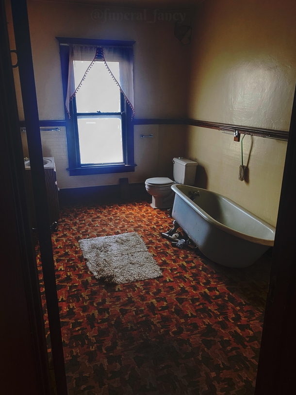 Photo of the bathroom in an abandoned house