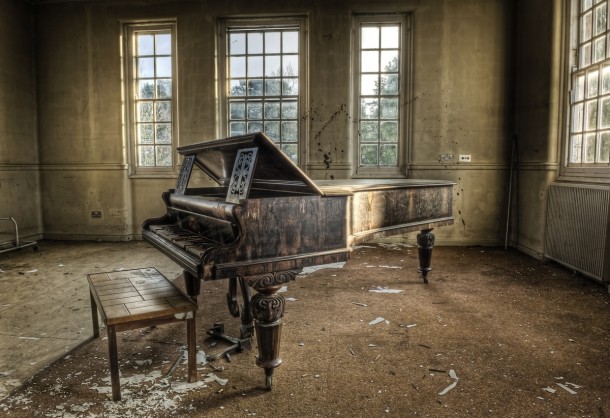 
Piano in an abandoned insane asylum 