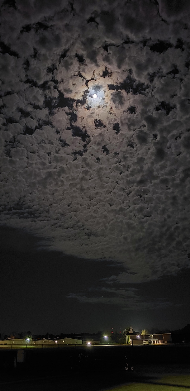 Picture of the moon and clouds tonight from Alabama