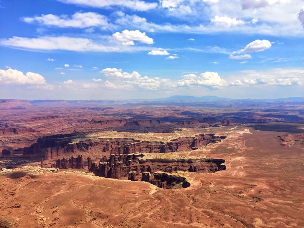 Picturesque view over Canyonlands National Park Utah  x