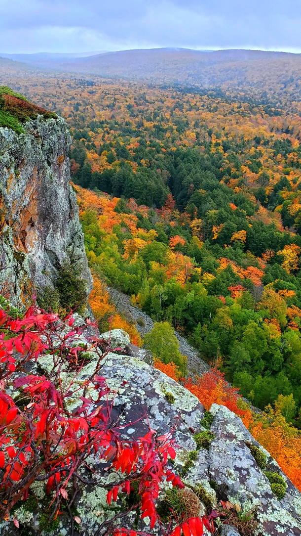 Porcupine Mountains State Park in the Upper Peninsula of Michigan Ive been wanting to go for years during the fall and I was finally able to go this past weekend 