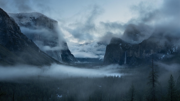 Rainy morning in Yosemite Valley - Yosemite National Park CA USA - 