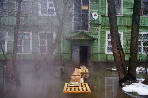 Residence in Russia abandoned by municipal services 