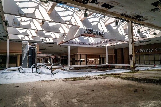 Rolling Acres Mall in Akron Ohio Decaying since closure in  by Johnny Joo article and more photos in comments 
