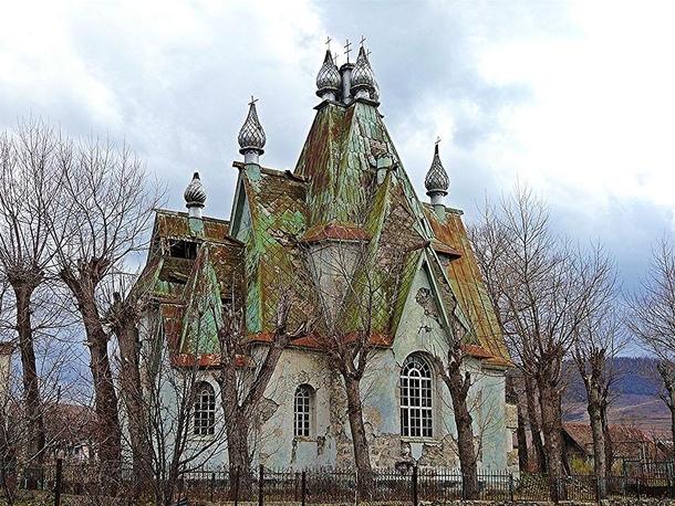 Russian-Armenian haunted house Photo by David Rich 
