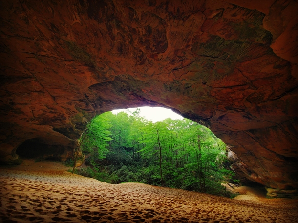 Sand Cave in Bell county KY  resolution