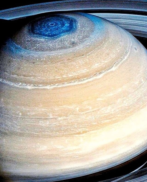 Saturns hexagon
