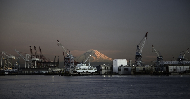 Seattles Industrial Port and Waterfront 