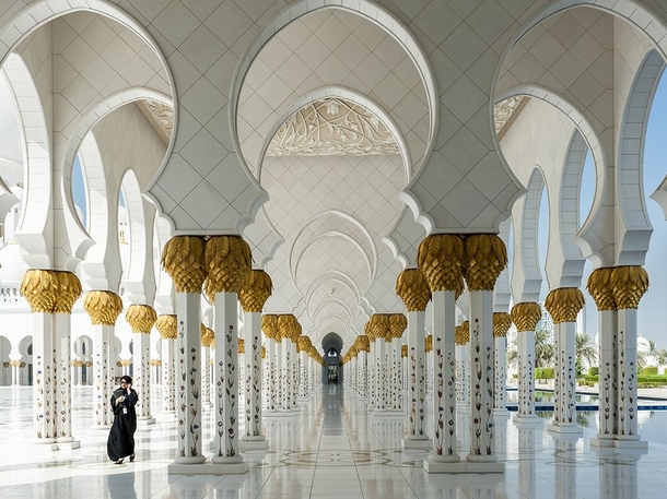 Sheikh Zayed Mosque in Abu Dhabi Chris Wilde 
