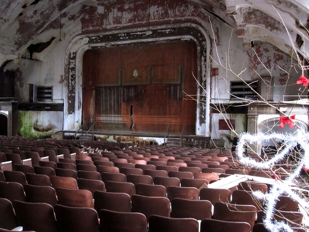 Shes gone now but what a great playground she was A popular state hospital theater in CT 