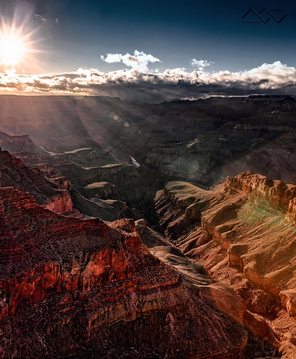 Shining sun over the Grand Canyon Arizona 