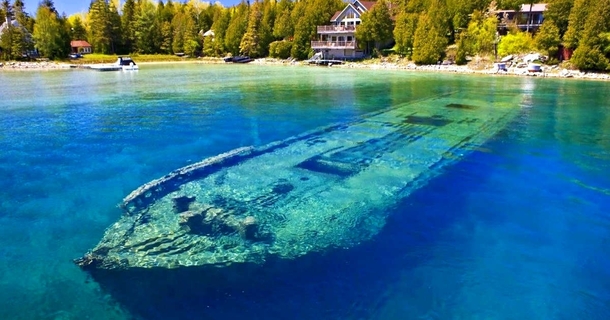 Shipwreck in Tobermory Canada