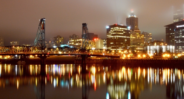 Since I love Portland Or too enjoy a rainy evening stroll with me on the East Bank Esplanade 