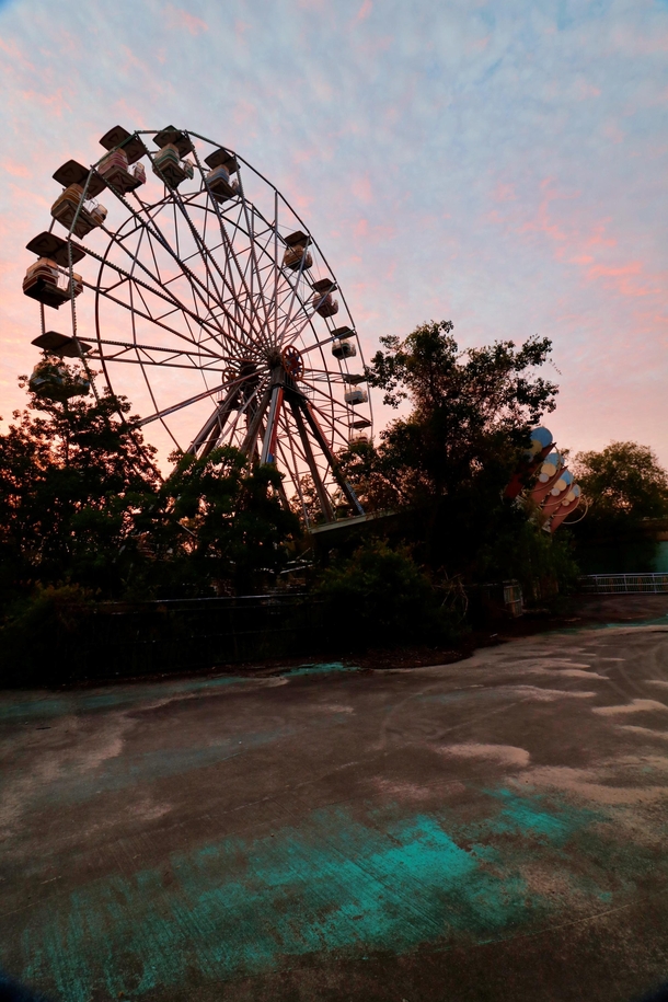 Six Flags New Orleans at Sunrise 