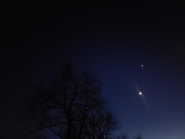 Sky last night in Southeastern CT Moon and Venus on right Orien on left