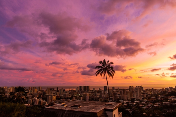 Sky puts on its own th of July show in Honolulu Hawaii 
