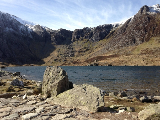 Snowdonia Llyn Idwal ft Devils Kitchen Wales - Walking the Llyn Idwal Trail with an iPhone  OC