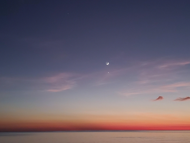 Spent Thanksgiving at the beach and was able to snap this on a clear night From top left to bottom right - Saturn Moon Venus Jupiter