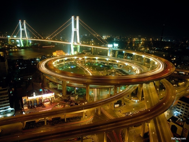 Spiral onramp to Shanghais Nanpu Bridge 
