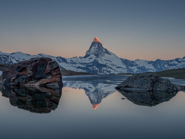 Stellisee and Matterhorn Zermatt Switzerland at Sunrise  x