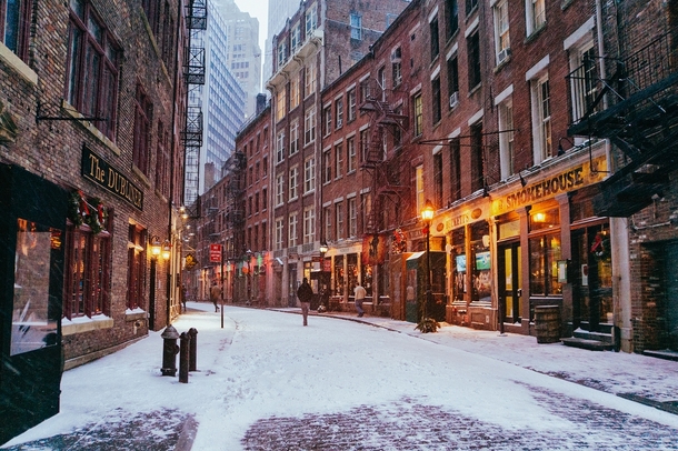 Stone Street New York Citys first paved street in the snow 