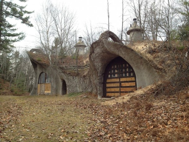 Stumbled upon this abandoned hobbit habitat in northern Wisconsin x-post from rpics 