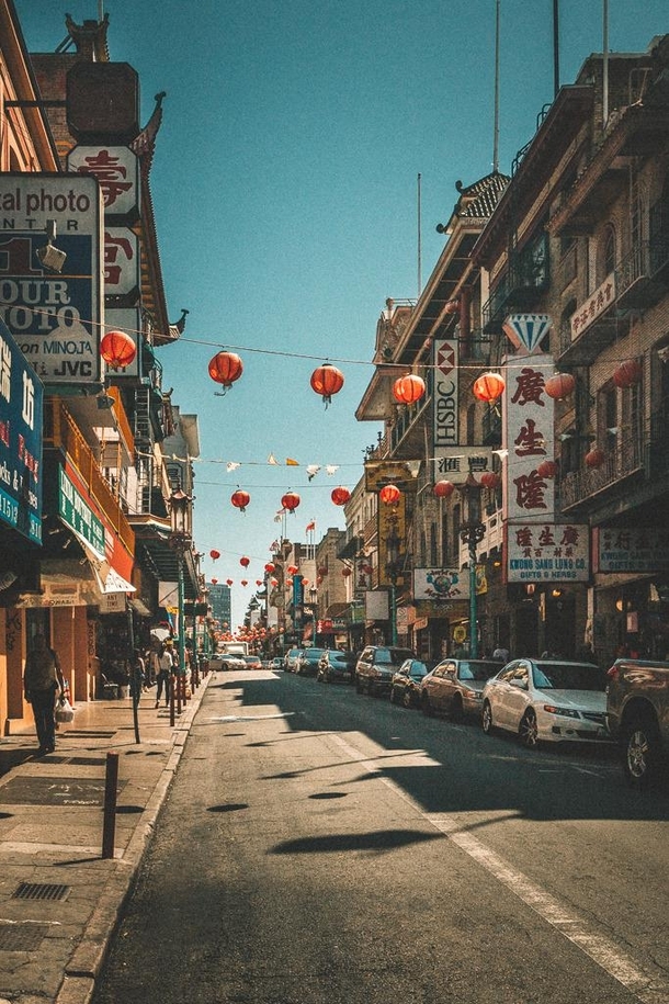 Sunny day in Chinatown