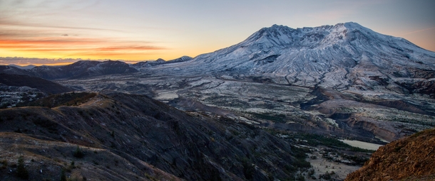 Sunrise and Mt St Helens 