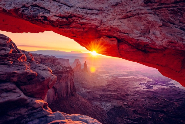 Sunrise at Mesa Arch by Gene Horecka IG genefever - Canyonlands National Park UT 