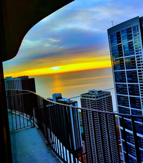Sunrise on Lake Michigan Chicago  am